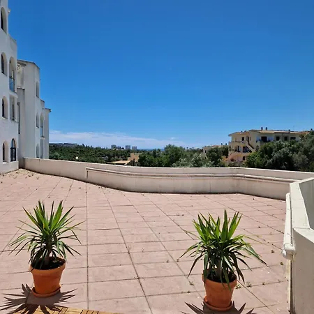 Pleasant T1 With Open View In A Calm Area Apartment *