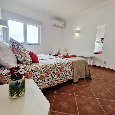 Pleasant T1 With Open View In A Calm Area Apartment *