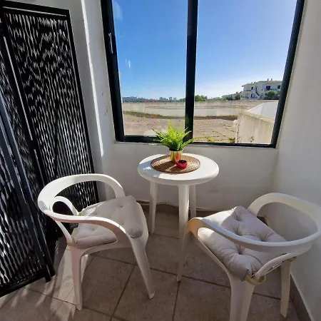 Pleasant T1 With Open View In A Calm Area 아파트 *