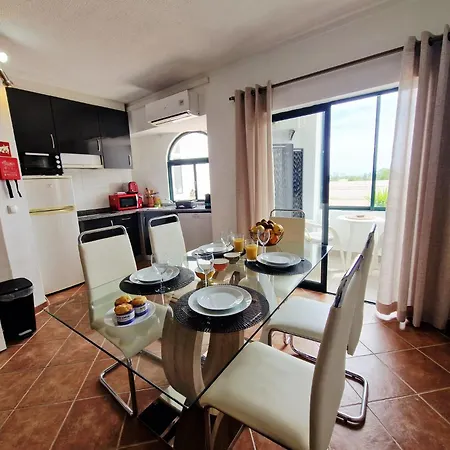Pleasant T1 With Open View In A Calm Area דירה