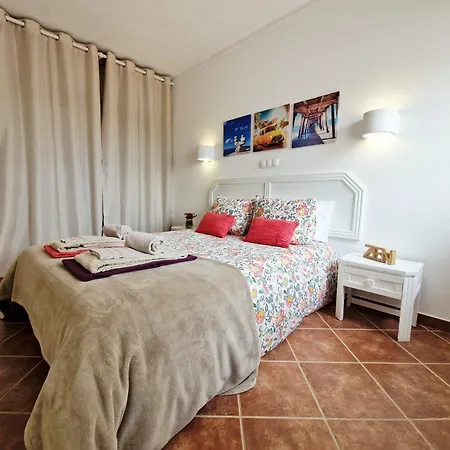 Pleasant T1 With Open View In A Calm Area אלבור